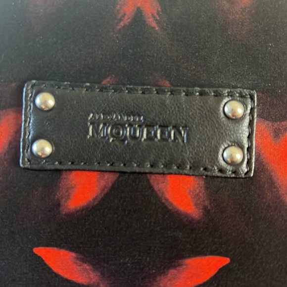 Alexander McQueen Tulip de Manta Clutch - Picture 4 of 14